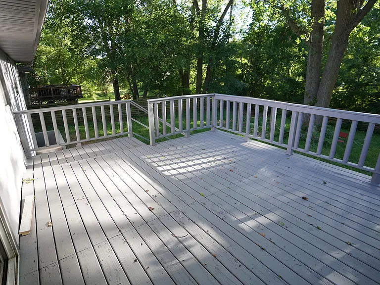 1501 N Freund Ave — Photo 30