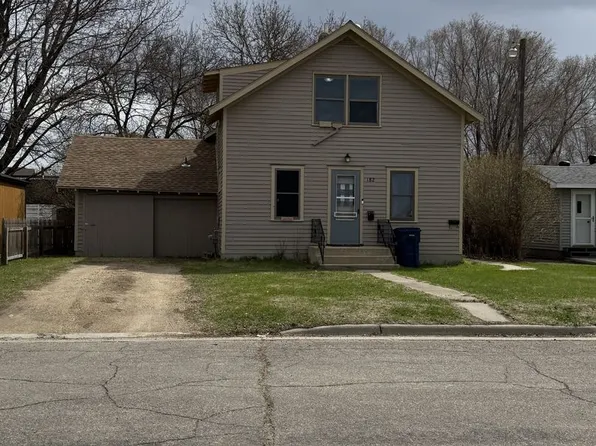 182 3rd St NE, 182 3rd St NE #182, Watertown, SD 57201