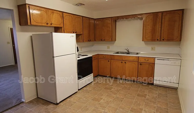2136 Saint Clair Rd — Photo 4