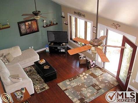Living Room Soaring Ceiling