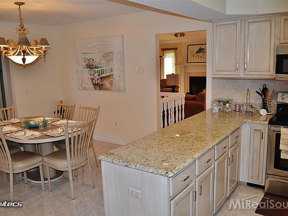 4th image of 41079 E Rosewood Dr