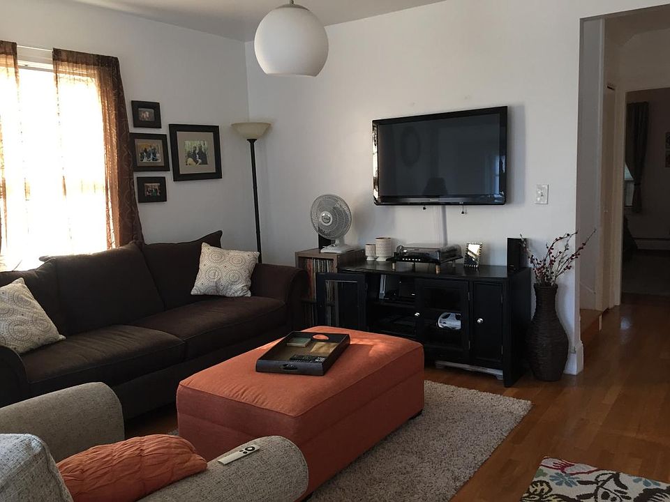 Living room right view