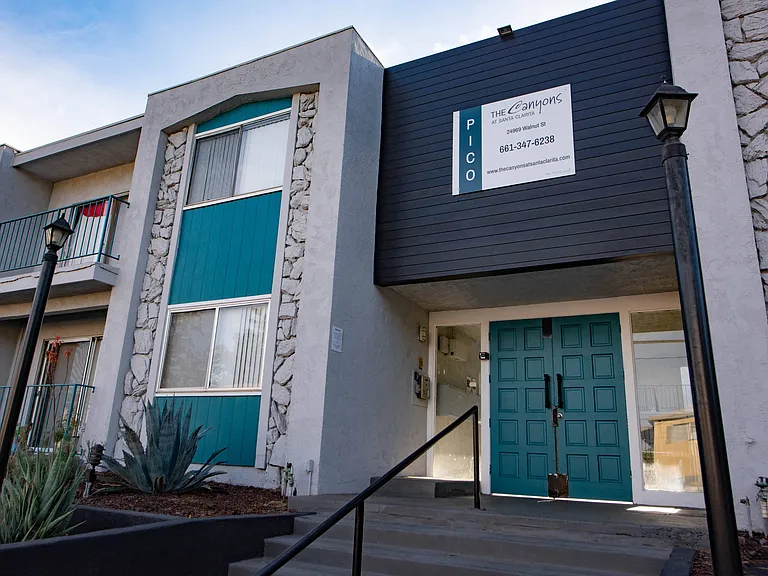 The Canyons at Santa Clarita Apartments — Photo 11