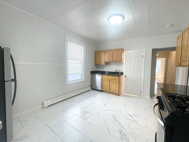 22 Howell St #3V — Photo 3