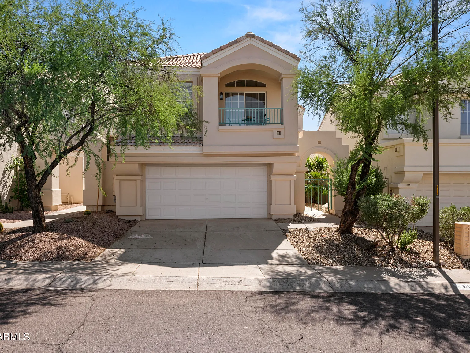 3 bed, 2.5 bath, 1915 sqft, $3,000 — Photo 2