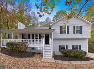 84 Rainbow Ln, Hiram, GA 30141