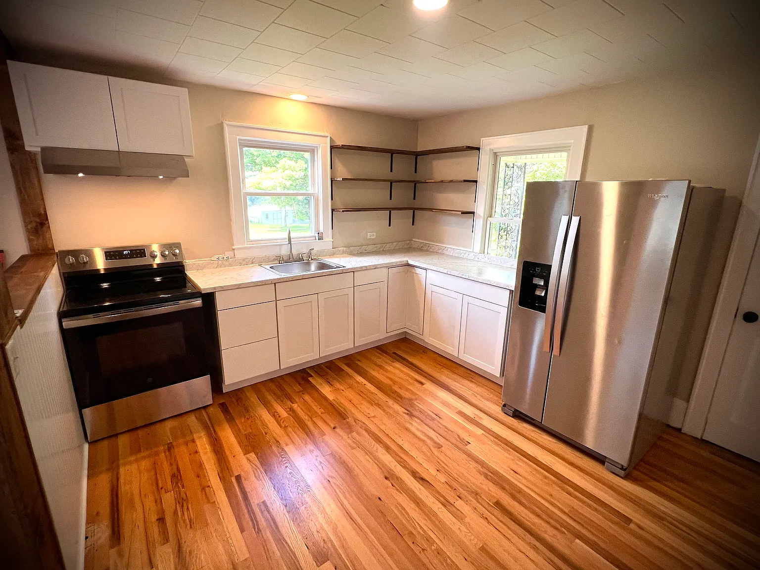 2 bed, 1100 sqft, $1,550 — Photo 1