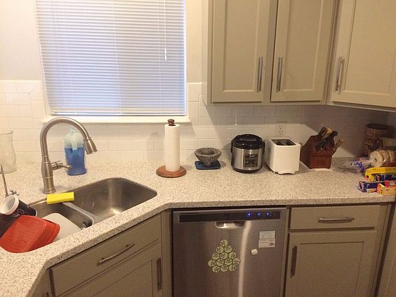 3rd image of 310 Pat Garrison St APT B6