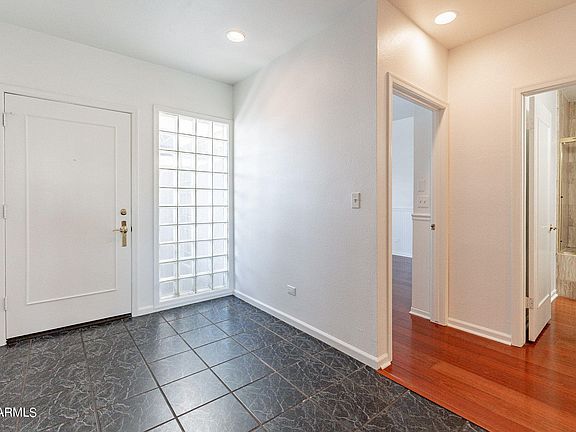 3rd image of 902 W Glendale Avenue #216
