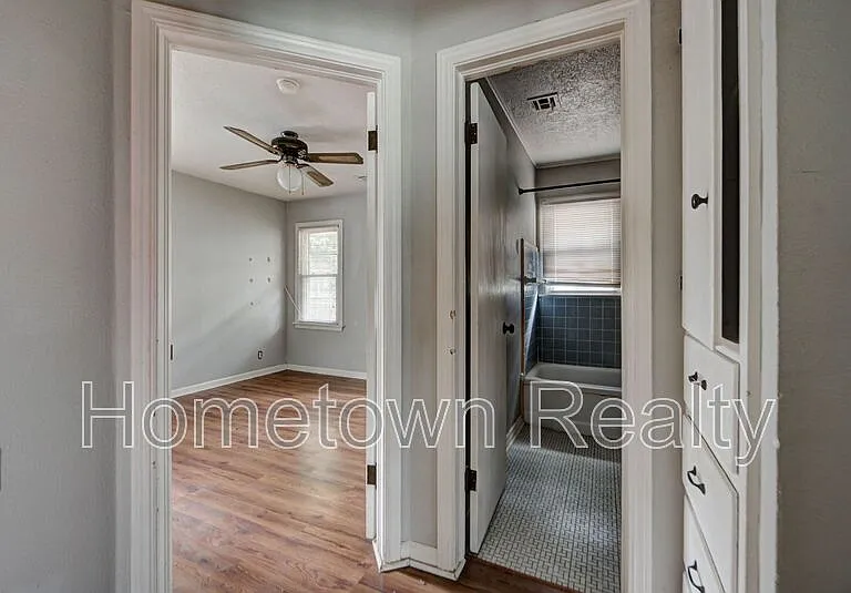 2204 Downing St — Photo 13