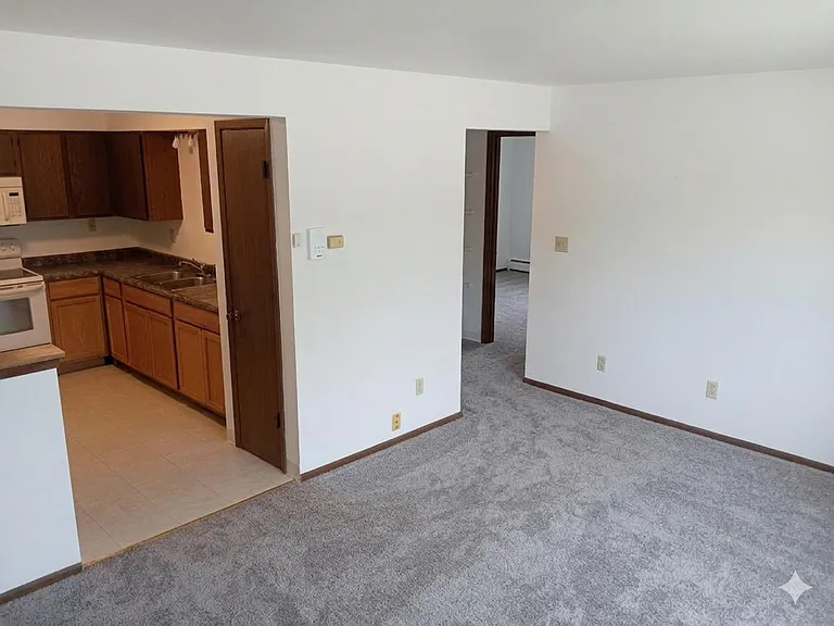 Oak Apartments in Kenosha — Photo 4