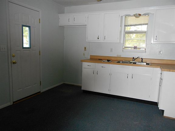 5th image of 2351 Thomas St