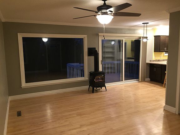 Living room w/ outdoor view