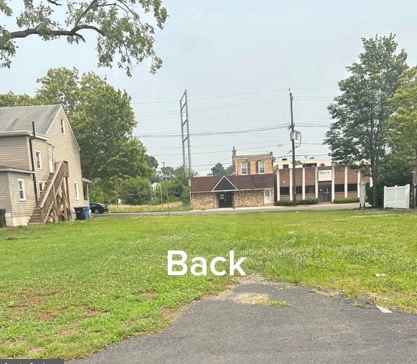 2nd image of 669 N Broad St