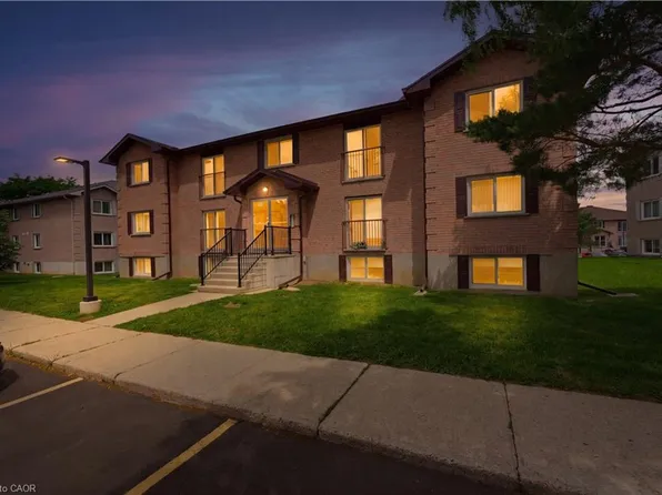 331 Northlake Dr #5, Waterloo, ON N2V 1Z1