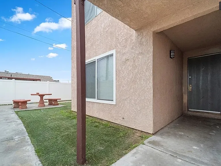 1071 May Ln — Photo 15