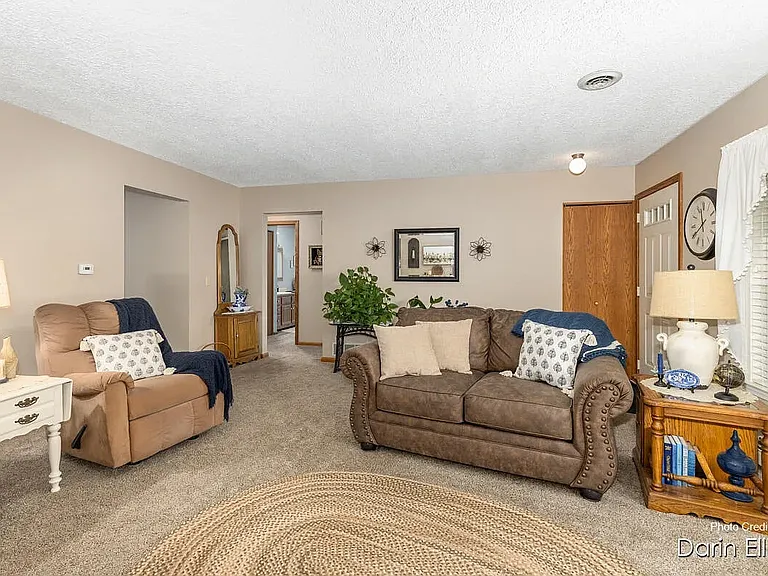 167 Holiday Dr — Photo 13