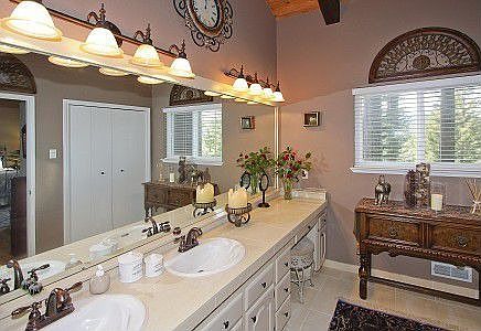 Very Spacious Master Bath - 2 rooms and add'l closet!!