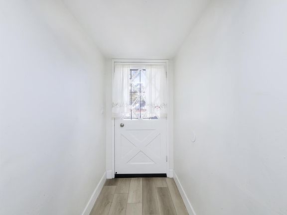 4th image of 2717 Akers Rd