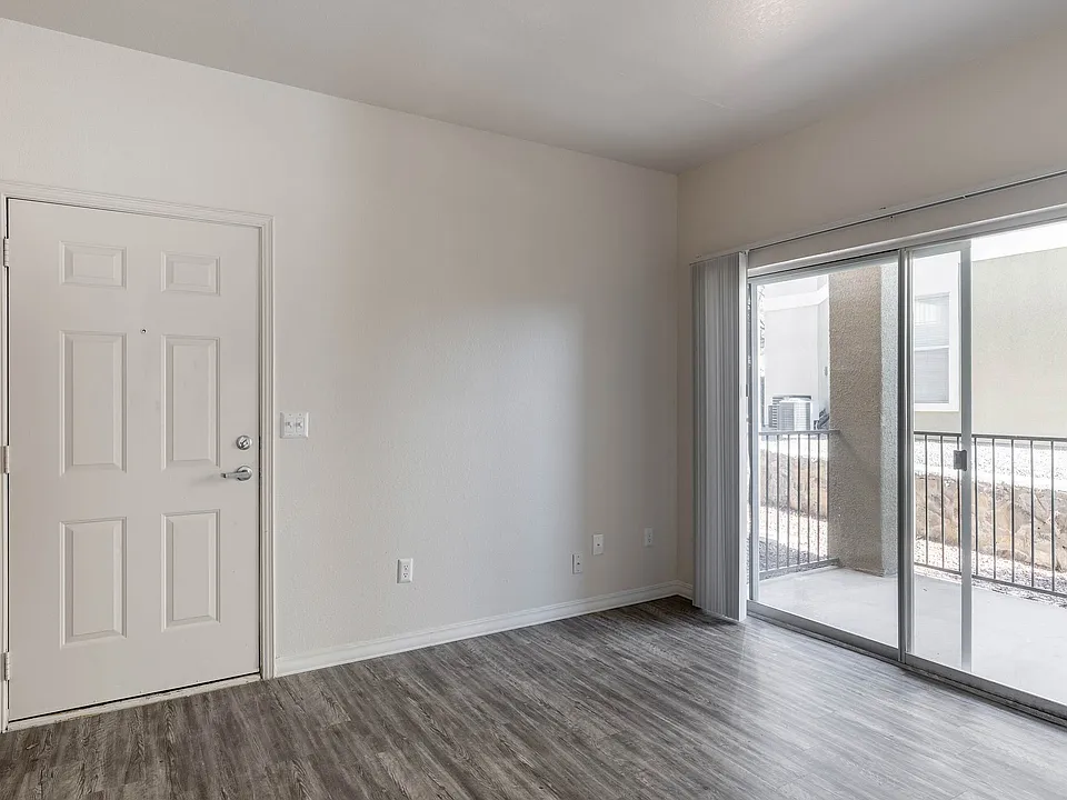 Cuestas-Apartment-Homes-(6)