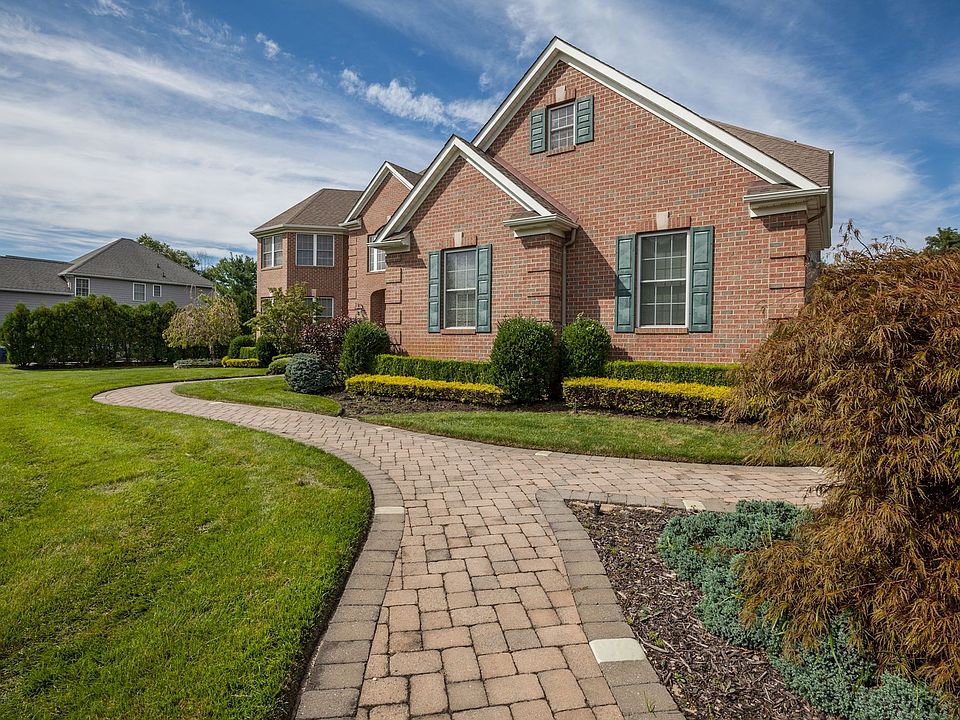 1st image of 341 Karen Ct