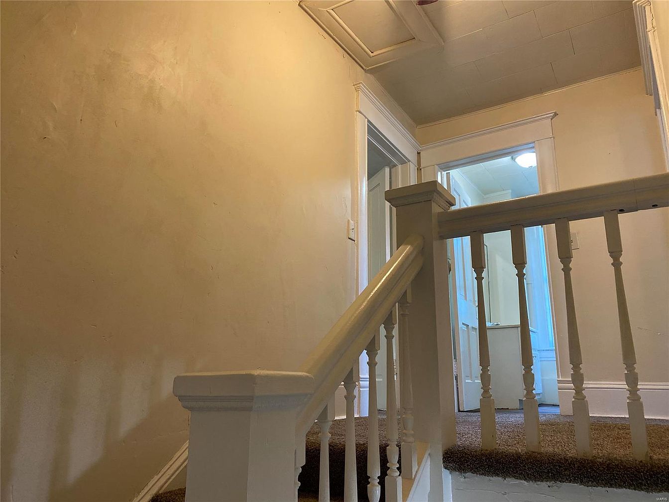 c. 1910 Charming House For Sale in Poplar Bluff, MO. 79,900 Sold Old Houses Under 100K