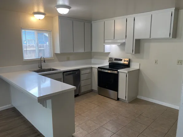 859 Pebble Way, Manteca, CA 95336