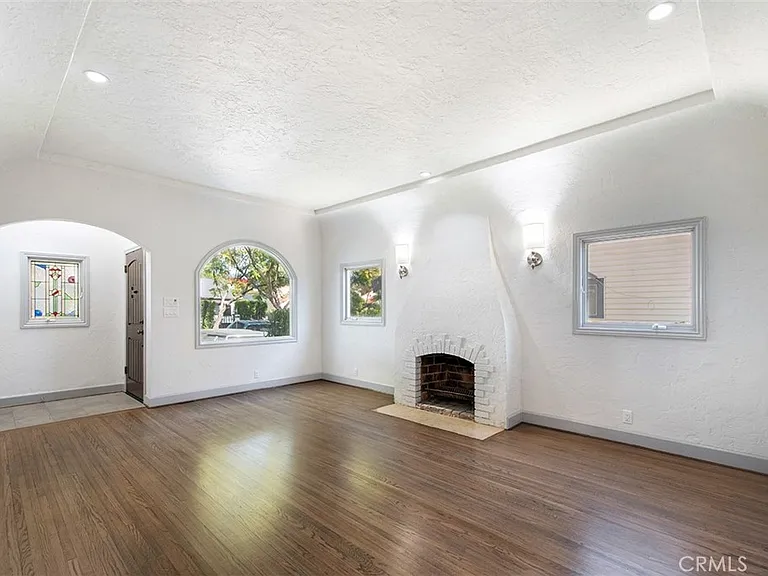 8848 Ashcroft Ave — Photo 12