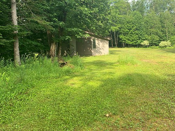 5th image of 2075 Wigamog Rd