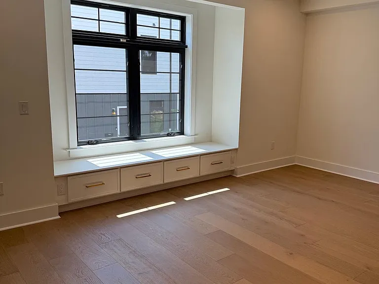7519 Ridge Ave — Photo 6