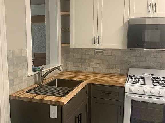 3rd image of 950 N Ogden St APT 5