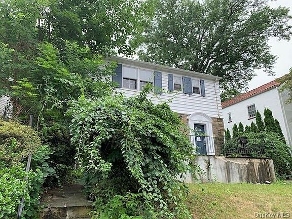 3rd image of 50 Carwall Ave