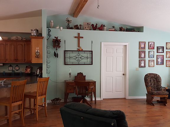 4th image of 16460 Sigmond Ln