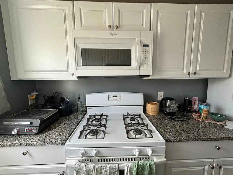 1615 Sterling St — Photo 7