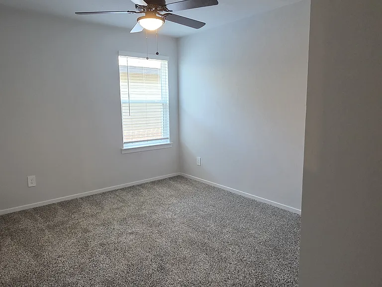 305 Randall Pl — Photo 12
