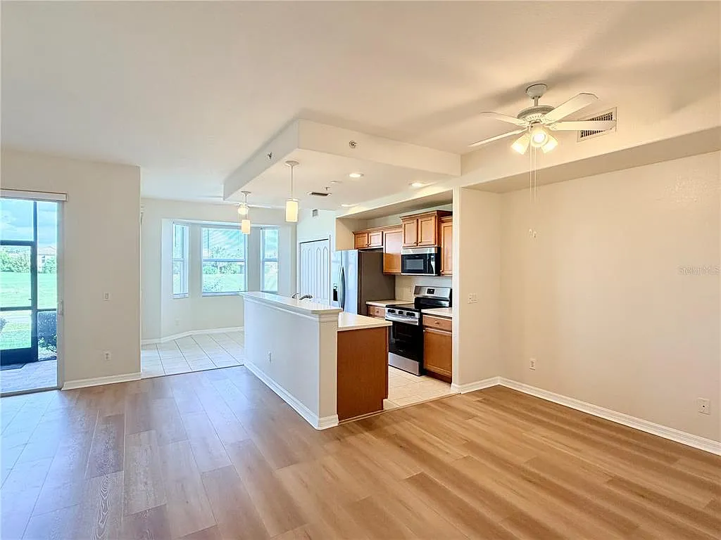 2 bed, 2.0 bath, 1226 sqft, $1,850 — Photo 4