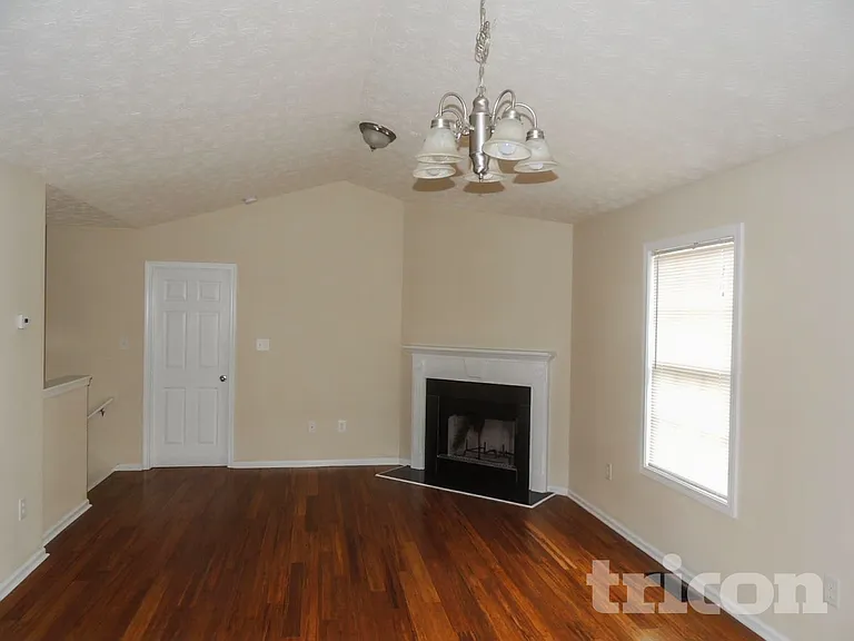 123 Elder Dr — Photo 2