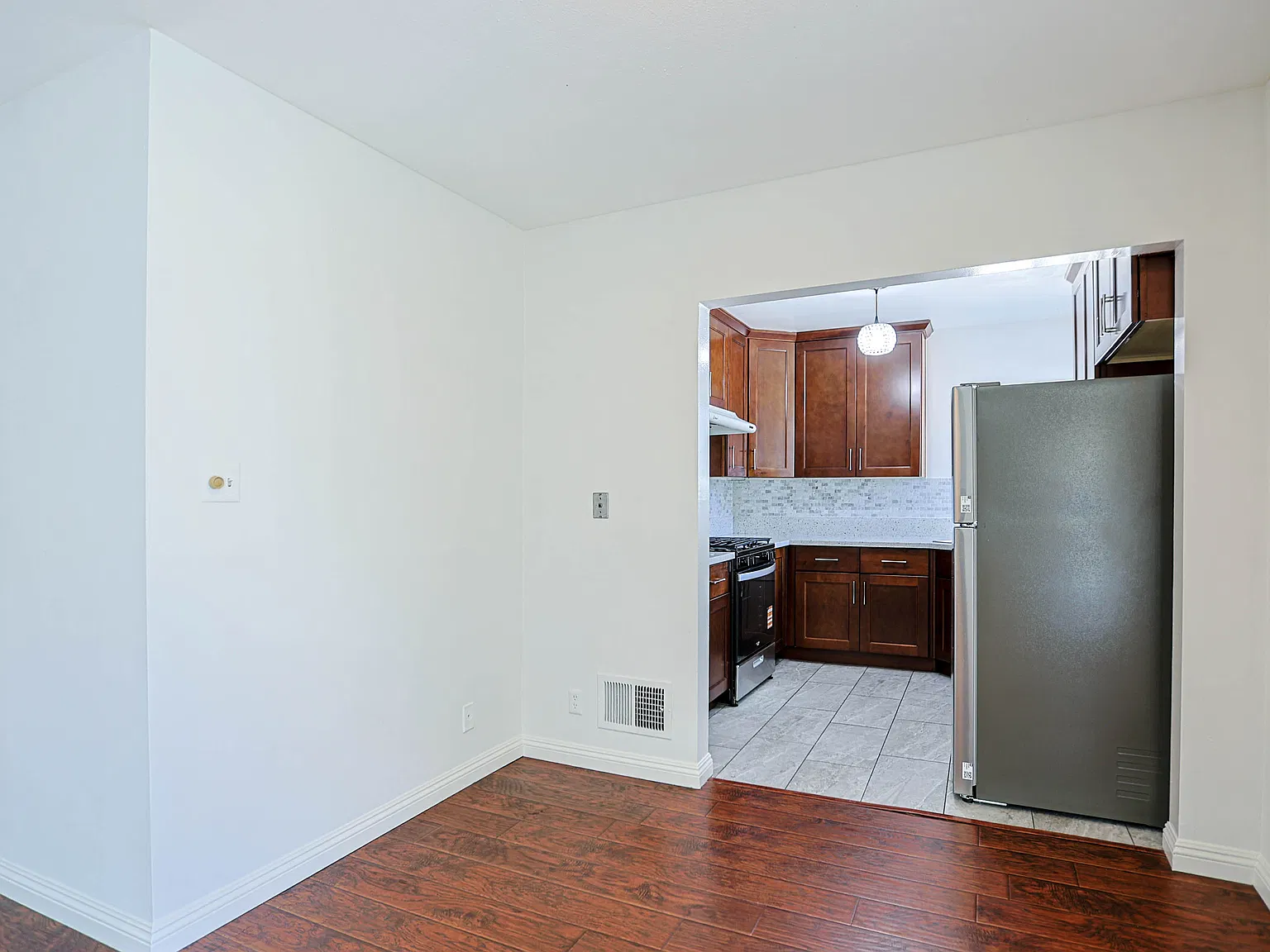 8539 Saturn St — Photo 4