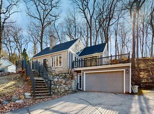 816 Shabbona Dr, Fontana, WI 53125