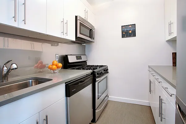 Sold by Corcoran | media 14