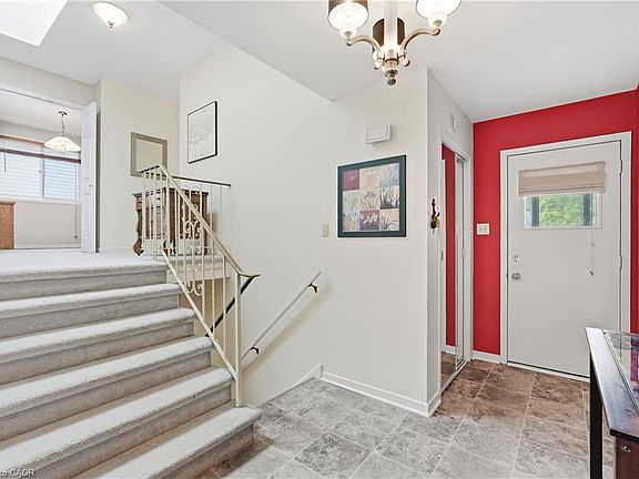 5th image of 681 Empress Cres
