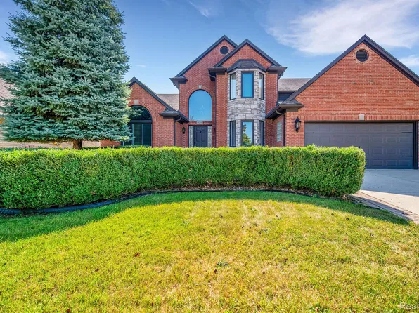 16210 Clinton Ave, Macomb, MI 48042