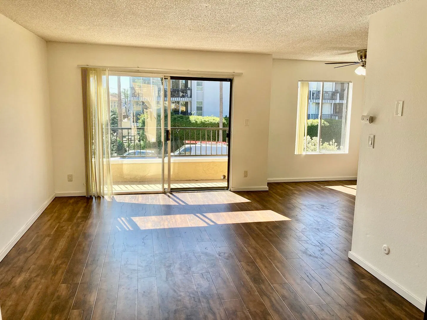 1 Bed/1 Bath Pacific Beach — Photo 3