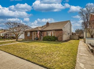 247 Randall Ave, Lawrence, NY 11559