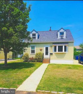 2365 Dixon Ave, Croydon, PA, 19021