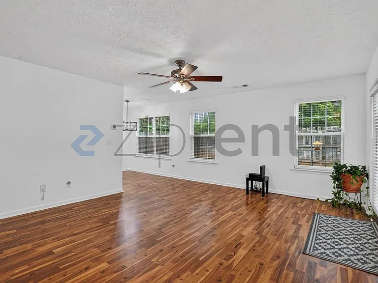 100 Oak Grove Pl — Photo 6
