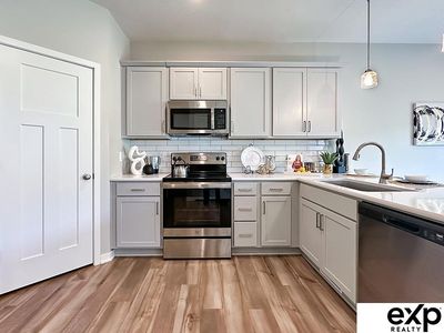 7919 N 93rd St, Omaha, NE, 68122