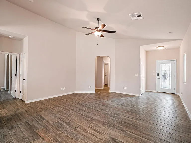 852 Lemington St — Photo 5