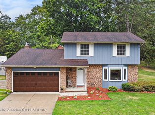 4629 Grandwoods Dr, Lansing, MI 48917