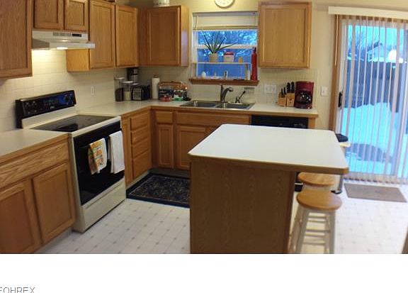 2nd image of 1168 N Jefferson St #U-43